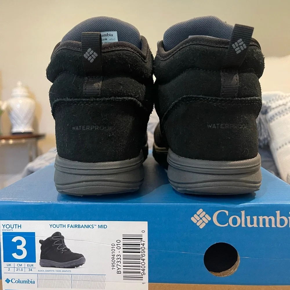 Columbia Youth Fairbanks Mid Black Graphite Boots